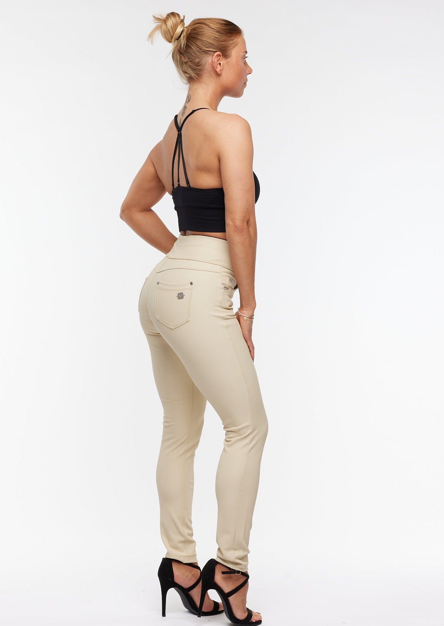 Freddy WR.UP® NOW High Waist - Eco Leather Beige - for kvinde - FREDDY WR.UP® - Bukser