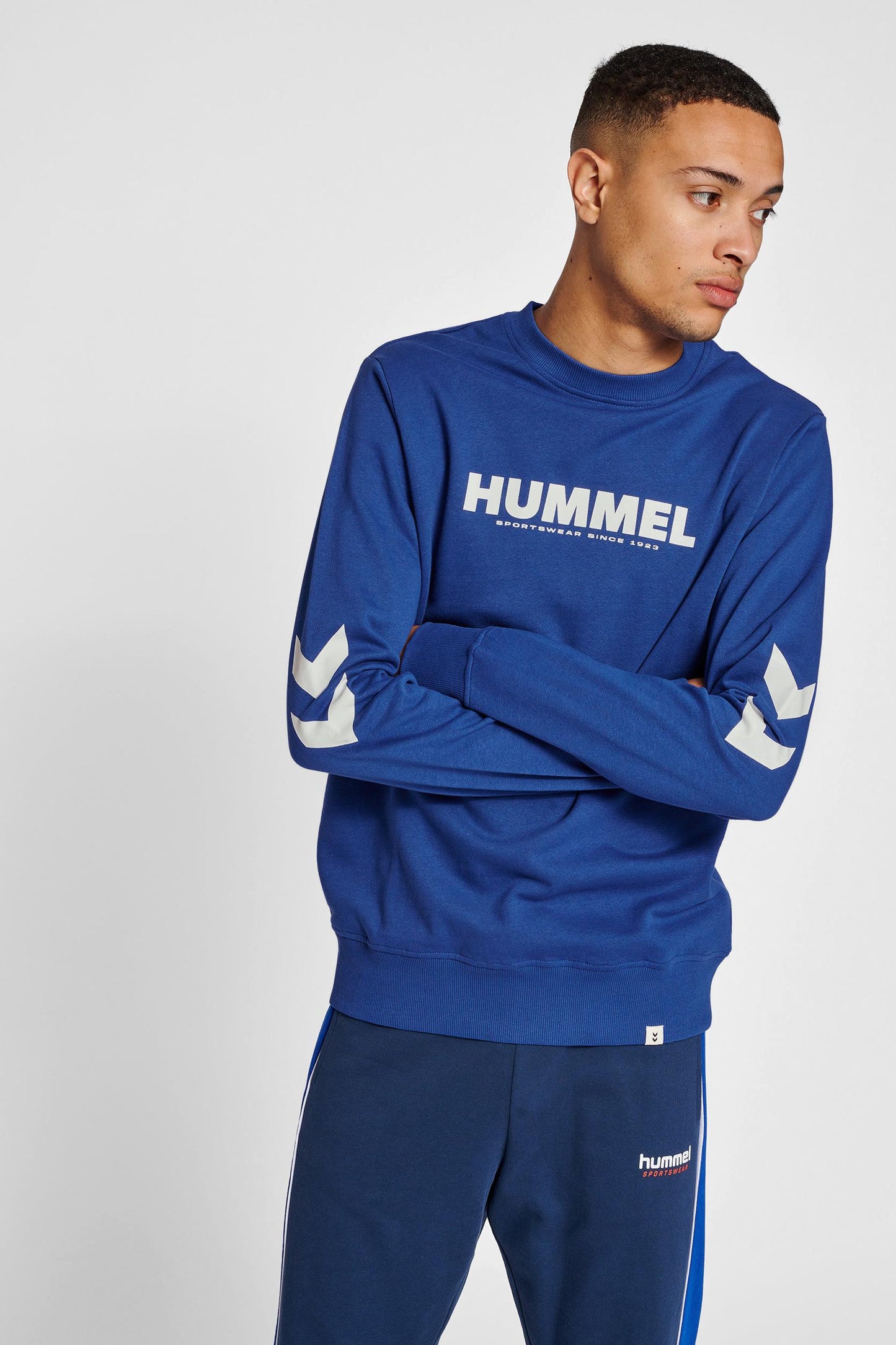 HUMMEL - Hmllegacy Sweatshirt - Mazarine Blue