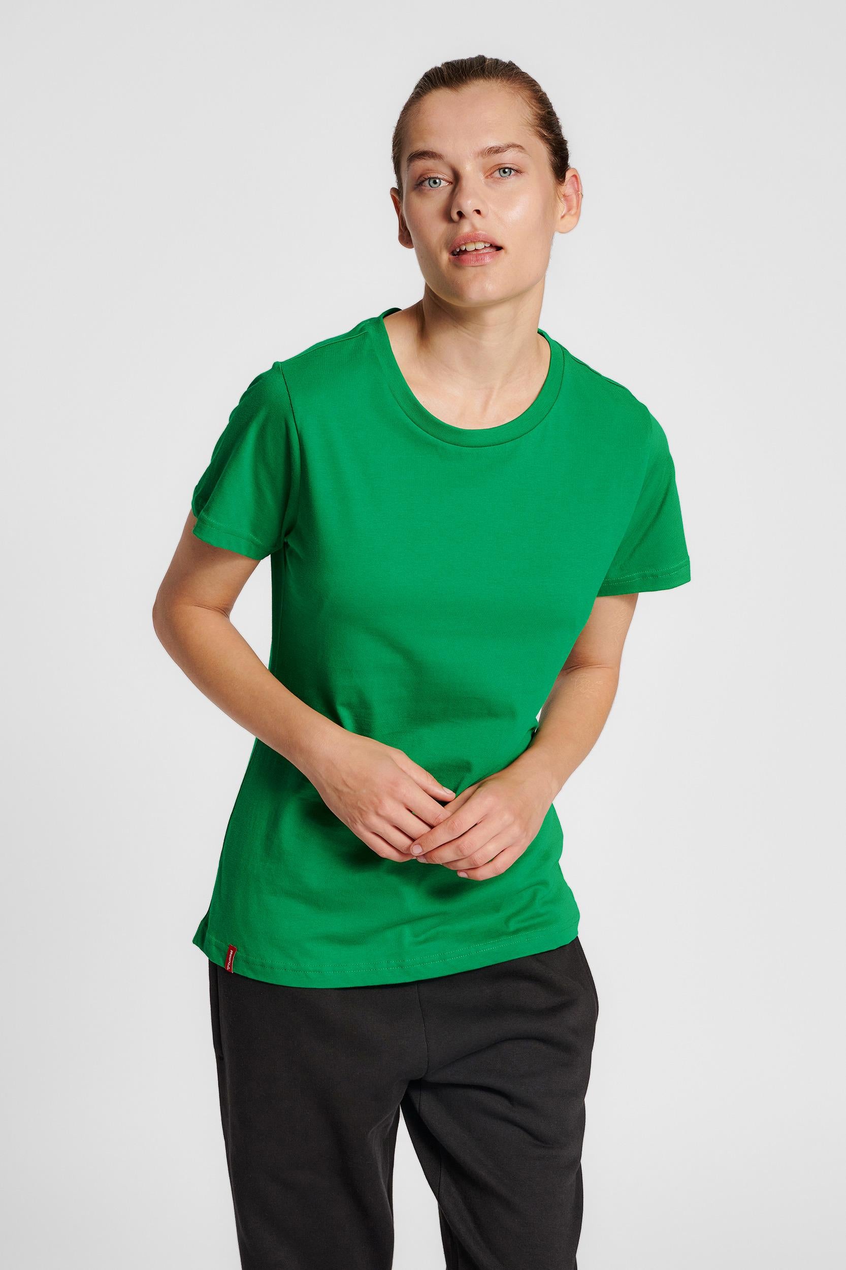 HUMMEL - Hmlred Basic T-shirt S/s Woman - Jolly Green