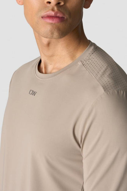 ICANIWILL - Mirage Long Sleeve - Light Dusty Brown