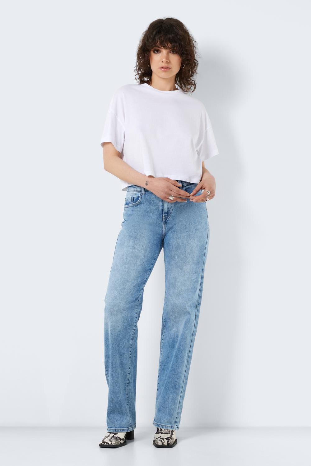 NOISY MAY - Alena S/s O-neck Semicrop Top - White