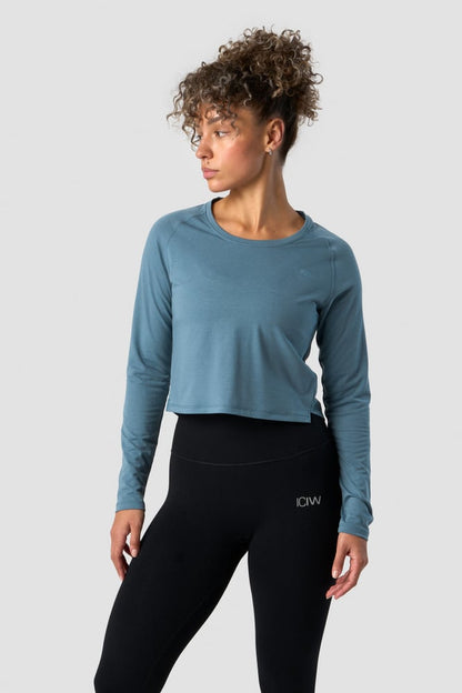 stride cropped long sleeve wmn steel blue