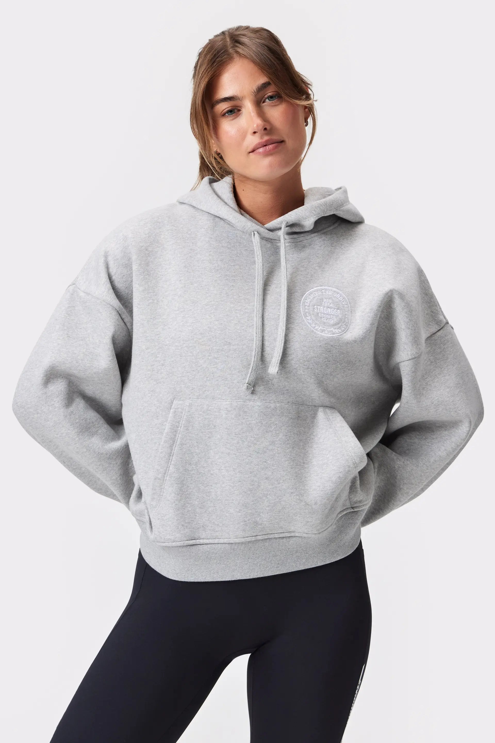 Relaxed Hoodie - for kvinde - STRONGER - Hoodie